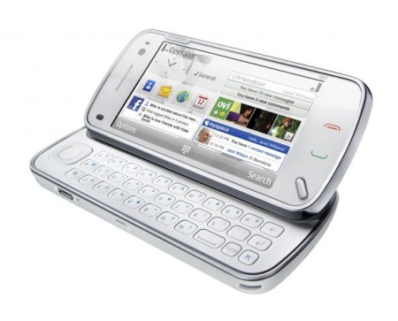 Nokia N97- oferece facilidade na navegação pela Internet, é compatível com redes 3G e Wi-Fi